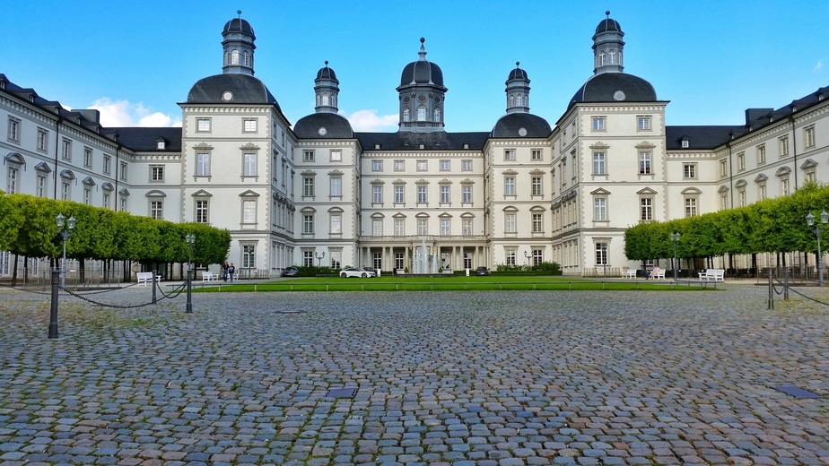 Schloss Bensberg vom Eingang aus Hochzeit Fotografie